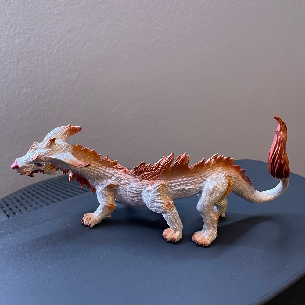 Good Luck Dragon Fantasy Figure Safari Ltd 2014 Toys Educational Figurine